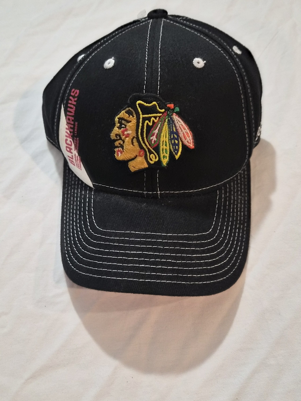Reebok Chicago Blackhawks Adjustable Hat NHL Black Red Contrast Stitch Cap NWOT